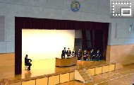 新任職員を紹介する志賀校長