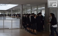 揺れが収まったとの想定のもと、避難指示にしたがって避難