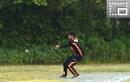陸上競技部選手によるハンマー投げの実演